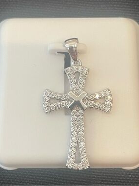 925 silver 0.75ctw Moissanite cross pendant